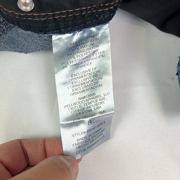 Democracy Women’s 8 Ab Technology Slimming Panels
Stretchy Skinny Leg Jean - Picture 5 of 9